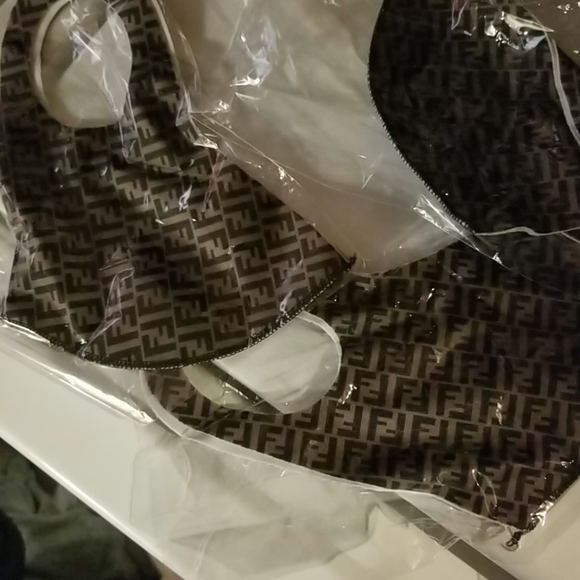 Mask - Picture 3 of 6